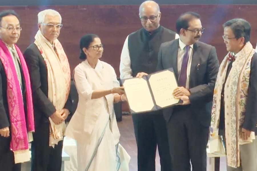 जापान के ओकायामा विश्वविद्यालय ने मुख्यमंत्री ममता बनर्जी को दी मानद डी.लिट की उपाधि