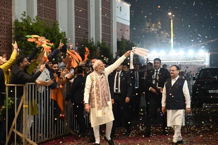 बिहार में एनडीए को बढ़त पर पीएम मोदी बोले, कांग्रेस का एक और बड़ा विभाजन संभव