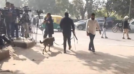 दिल्ली: दो स्कूलों और तीन अदालतों को बम से उड़ाने की धमकी, बढ़ाई गई सुरक्षा