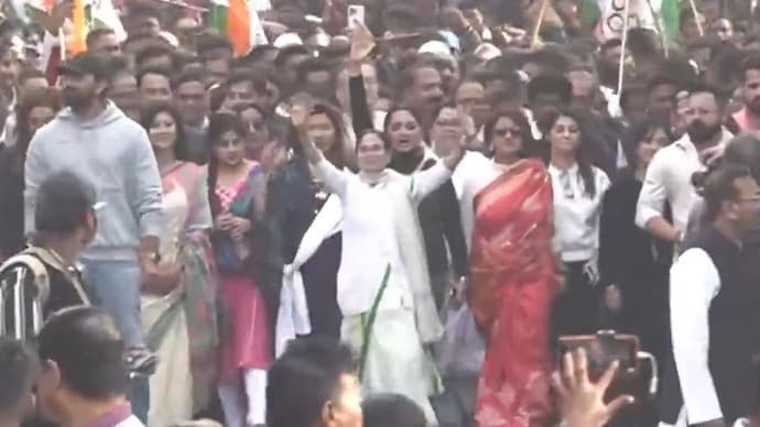 एसआईआर को लेकर लोगों की परेशानियों पर ममता बनर्जी ने चुनाव आयोग को लिखा पत्र