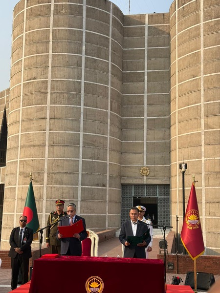 तारिक रहमान ने बांग्लादेश के पीएम पद की ली शपथ, 25 मंत्रियों और 24 राज्य मंत्रियों को नई कैबिनेट में मिली जगह