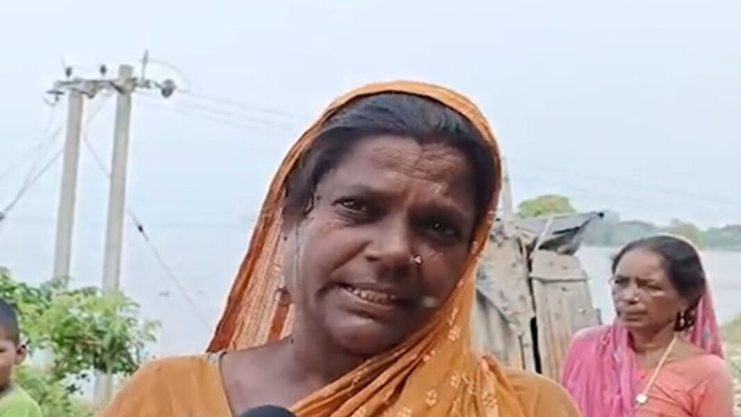 पश्चिम बंगाल के मालदा में बाढ़ का कहर, पीड़ित महिला ने कहा- सरकार नहीं ले रही सुध