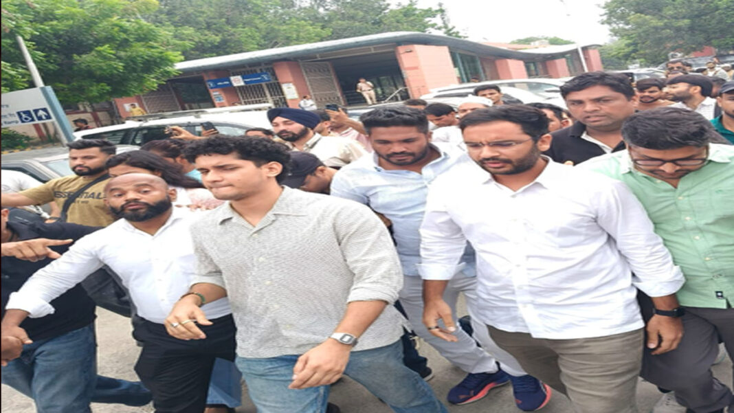 सीजेपी का पार्लियामेंट स्ट्रीट थाने पर प्रदर्शन, सौरव दास बोले-2800 अपराधियों पर क्यों नहीं हुई कार्रवाई